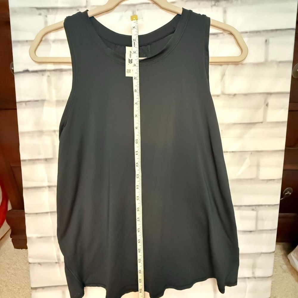 All in Motion tank top - Picture 2 of 5